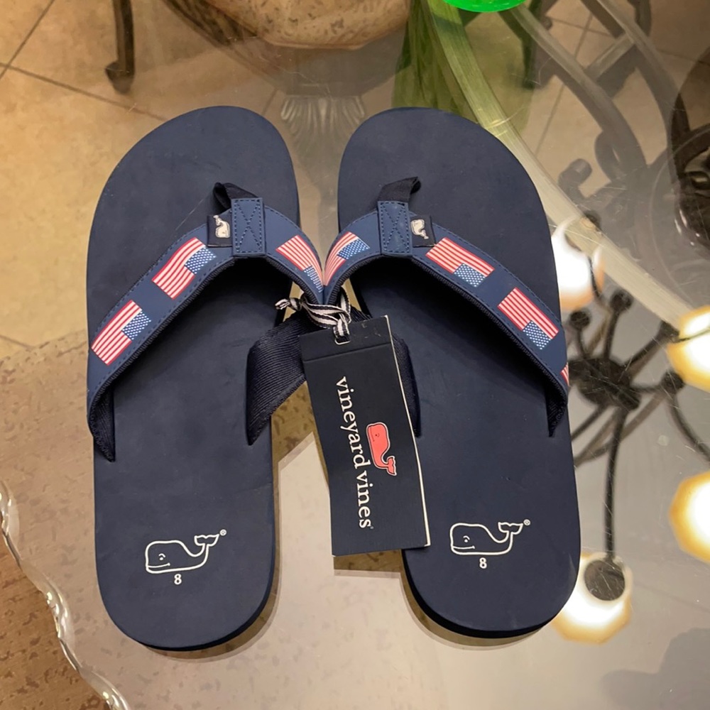 Vineyard Vines Flip Flops